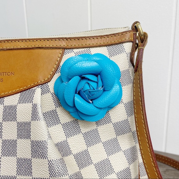 Camellia Flower Vegan Leather Magnetic Bag Charm - Picture 3 of 9